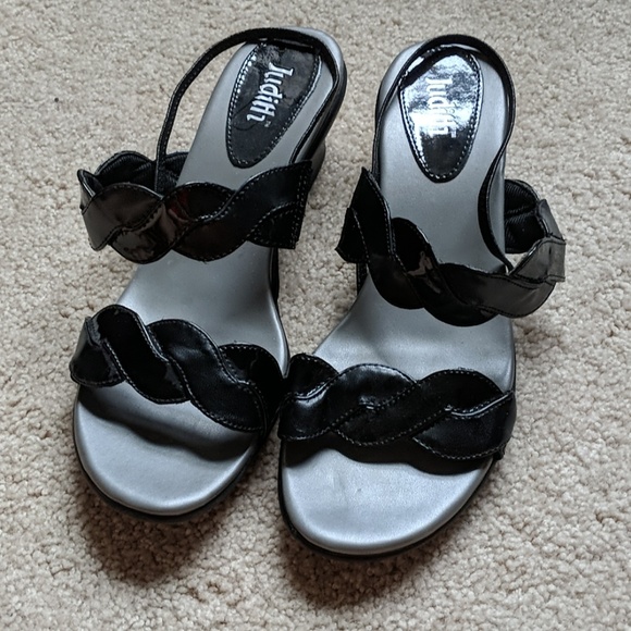 Judith strappy kitten heel sandal - Picture 2 of 6